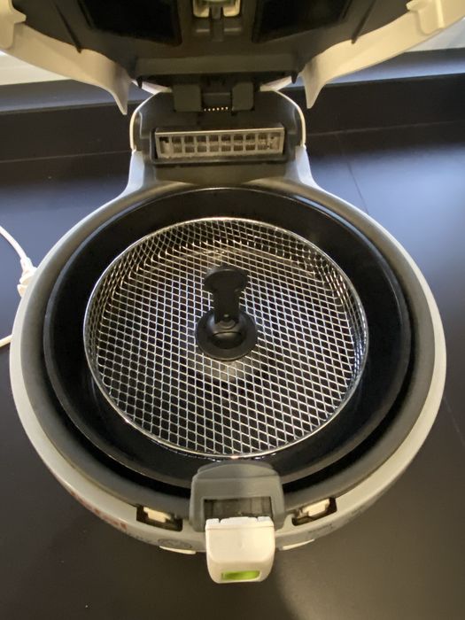 Fritadeira Actifry Tefal com cesto