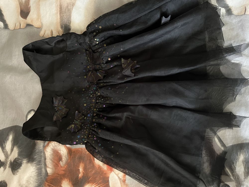 Чорна сукня для дівчинки , Венсдей