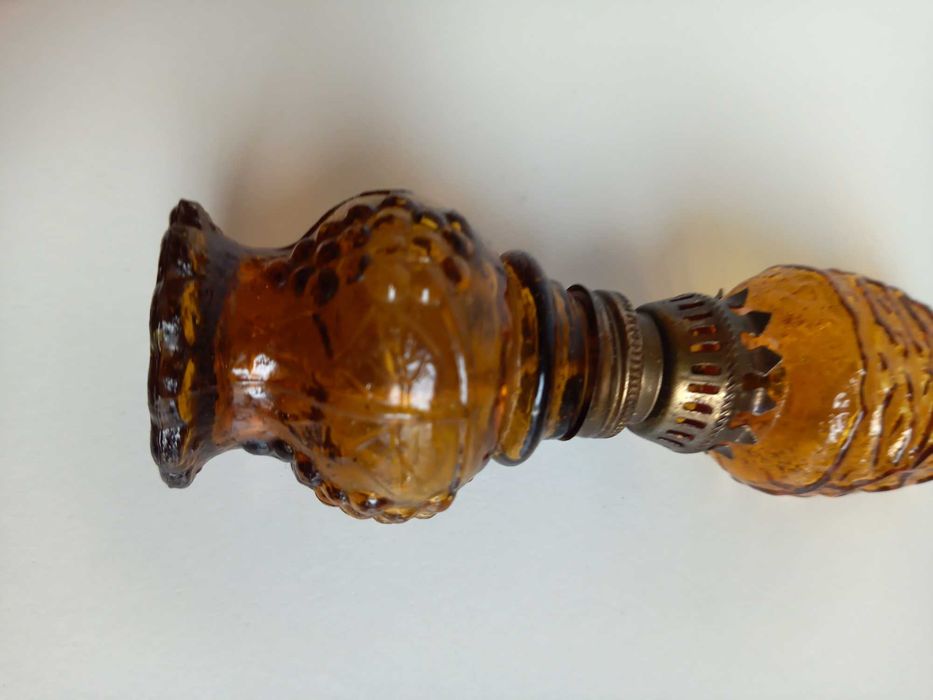 Lampka oliwna bursztynowa. Vintage