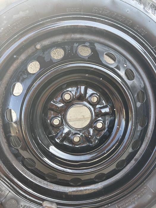 запасне колесо(залишок протектору 90%+) р215/60/р16