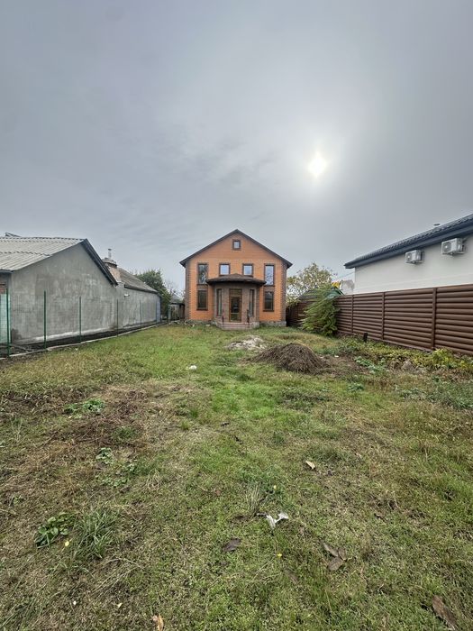 Продається будинок у районі Олексіївки.