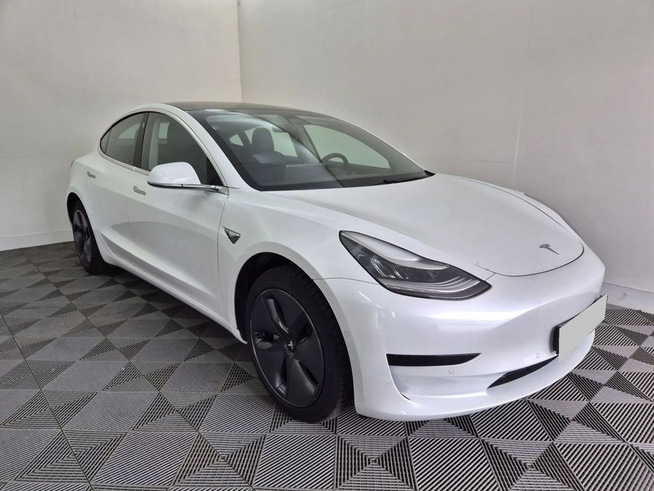 Tesla Model 3 Standard Range Plus RWD