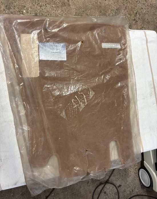 Oryginalny dywanik Mercedes W140 C140