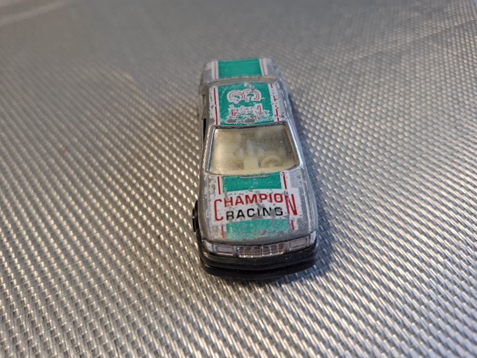 Model samochodu skala 1:64