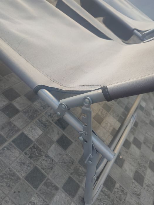 Vendo duas estruturas de espreguicadeiras em alumínio e aço