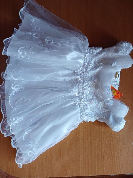 Шикарные  разные   платья на торжества ,смотрите фото, текст читайте