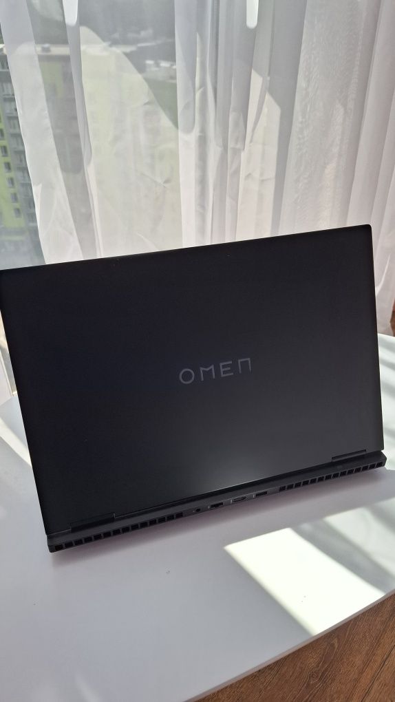 Top 2024 Hp Omen 165hz 16-xf0033dx R9 7940hs 16 ddr5 1tb 780m 4070 8gb