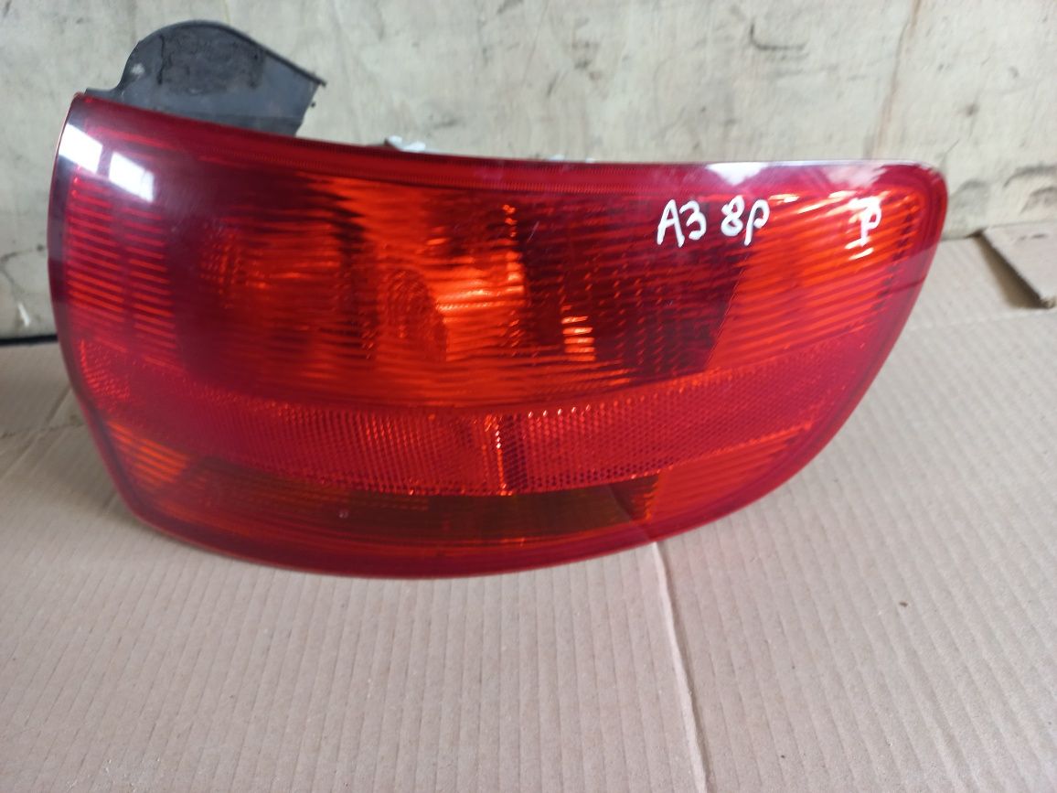 Lampa prawy tył Audi a3 8p