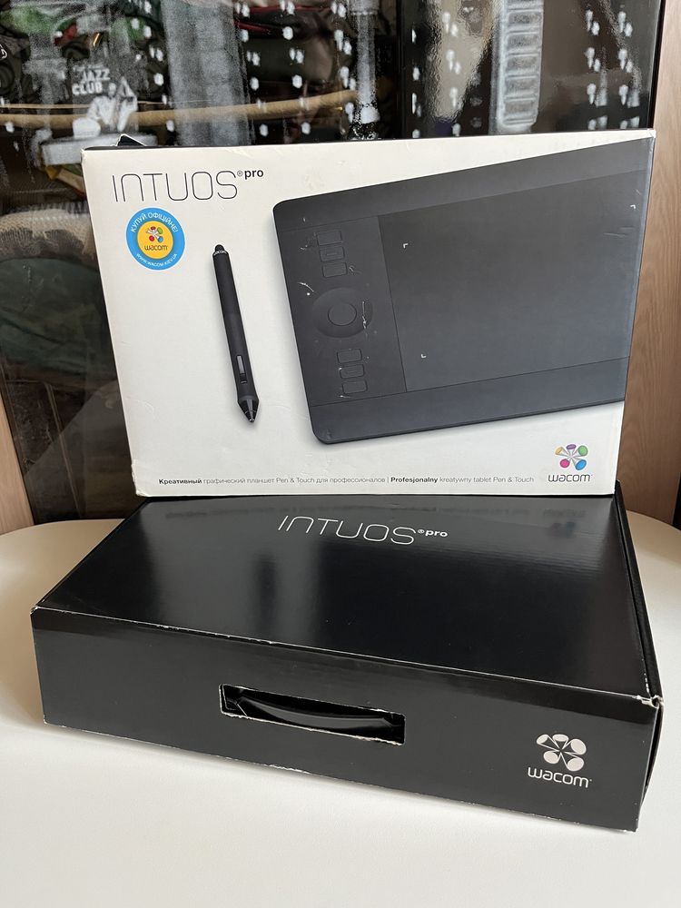 Терміново ! Графічний планшет Wacom Intous Pro S ідеальний стан