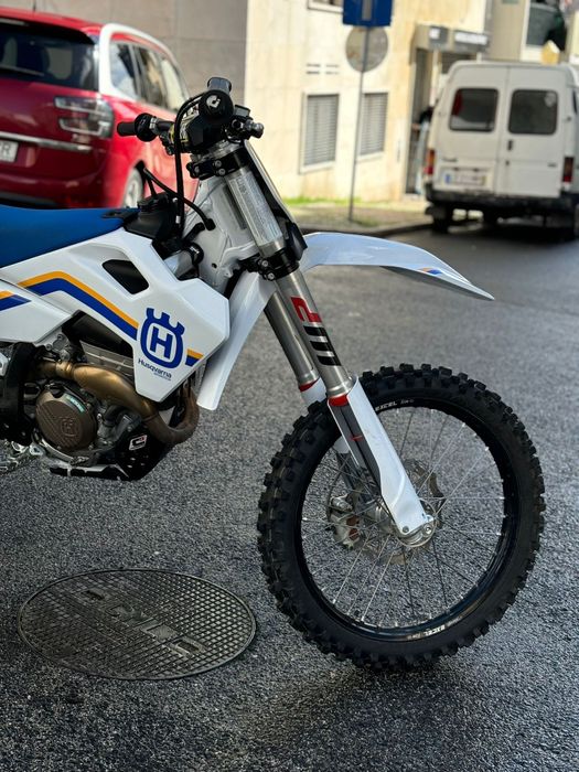 Husqvarna 250 FC heritage matrículada
