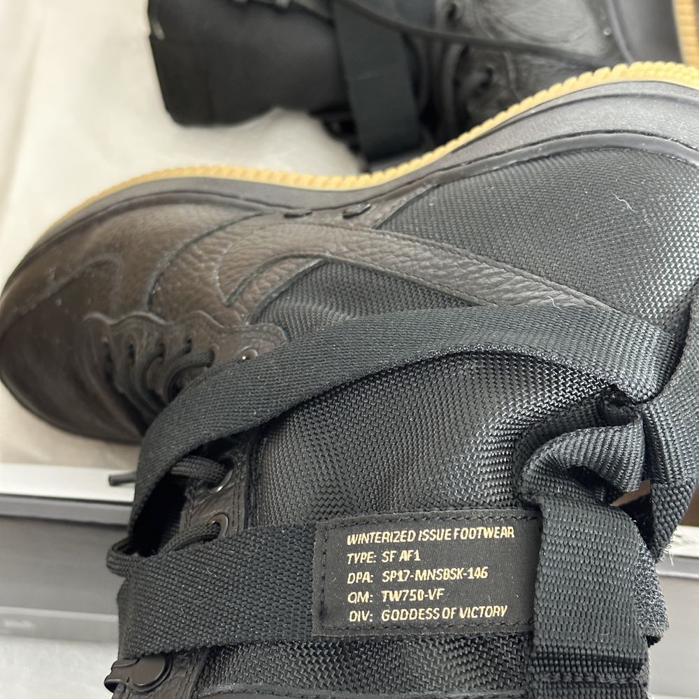 Оригінальні кросівки Nike SF-AF1 розмір 12us