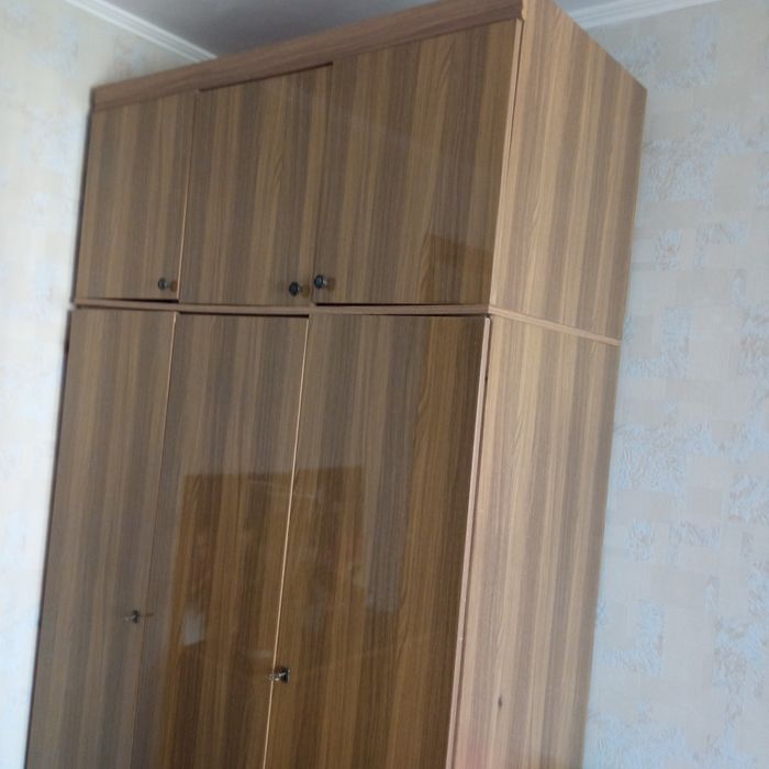 Продается платяной шкаф и шкаф для посуды и прочего