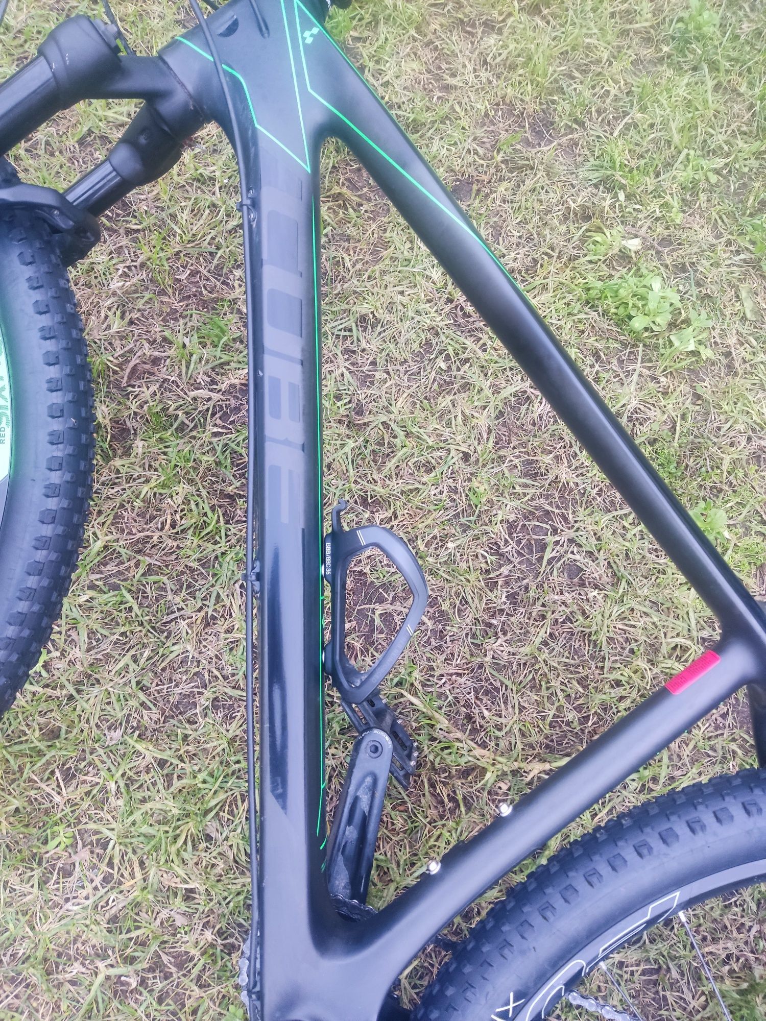 Bicicleta CUBE Carbono 29 L
