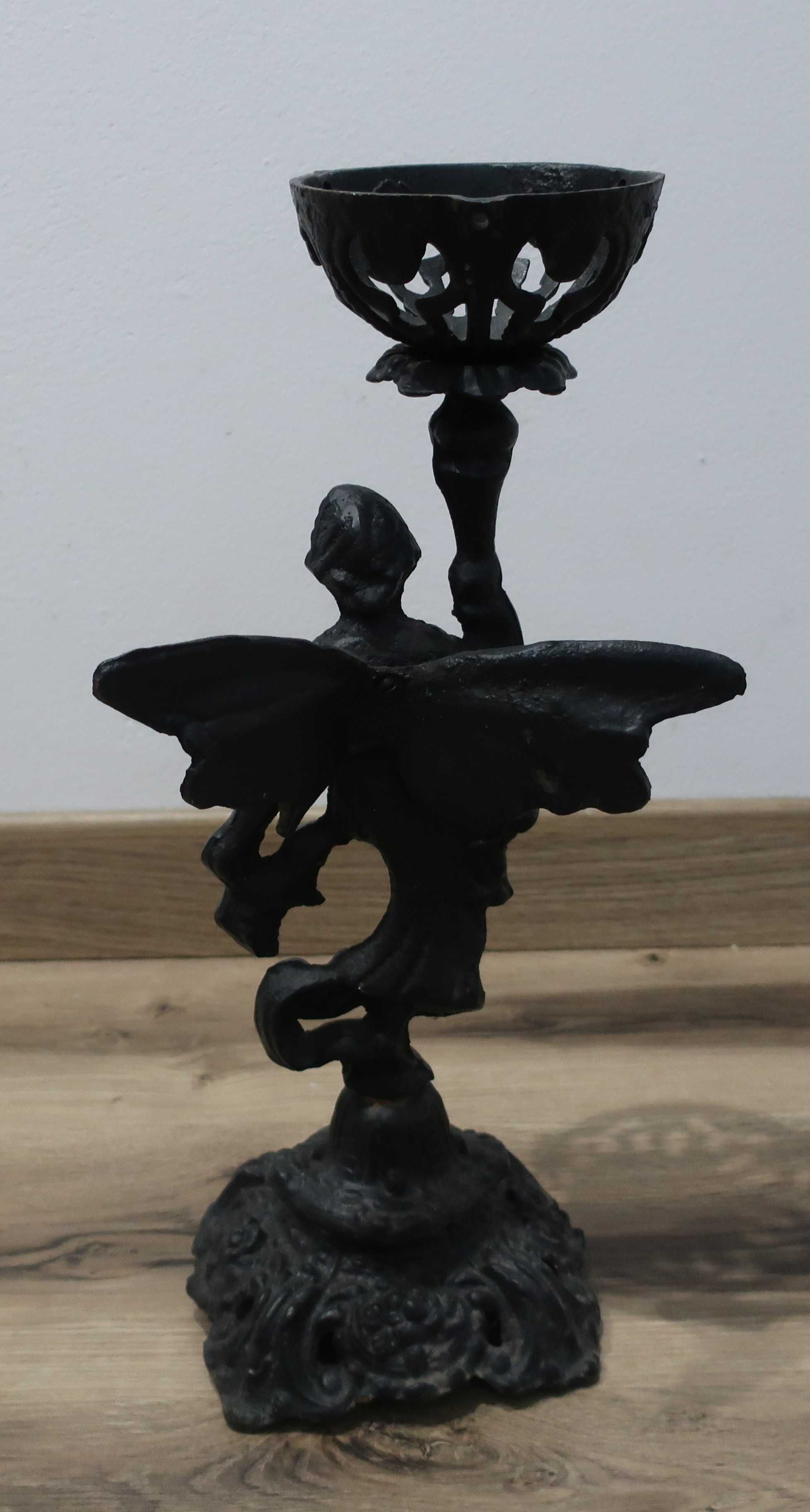 Żeliwny ozdobny stojak figurka świecznik anioł bardzo ciężki