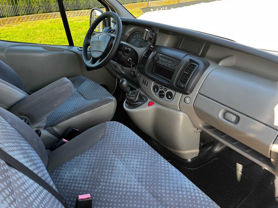 Renault Trafic / 2.0 Diesel / Long / Niski Przebieg