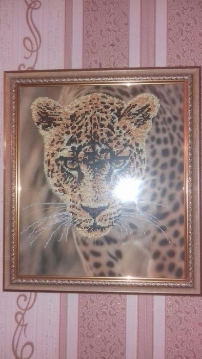 Картина вышитая бисером в рамке Леопард