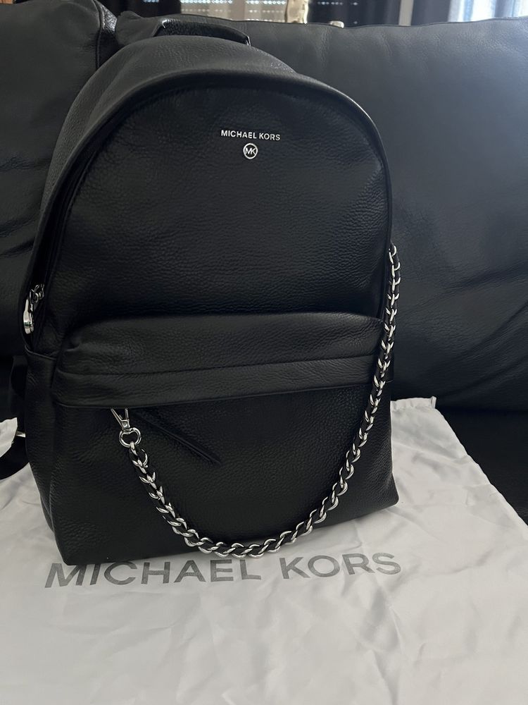 Mochila Michael kors em pele preta original como nova