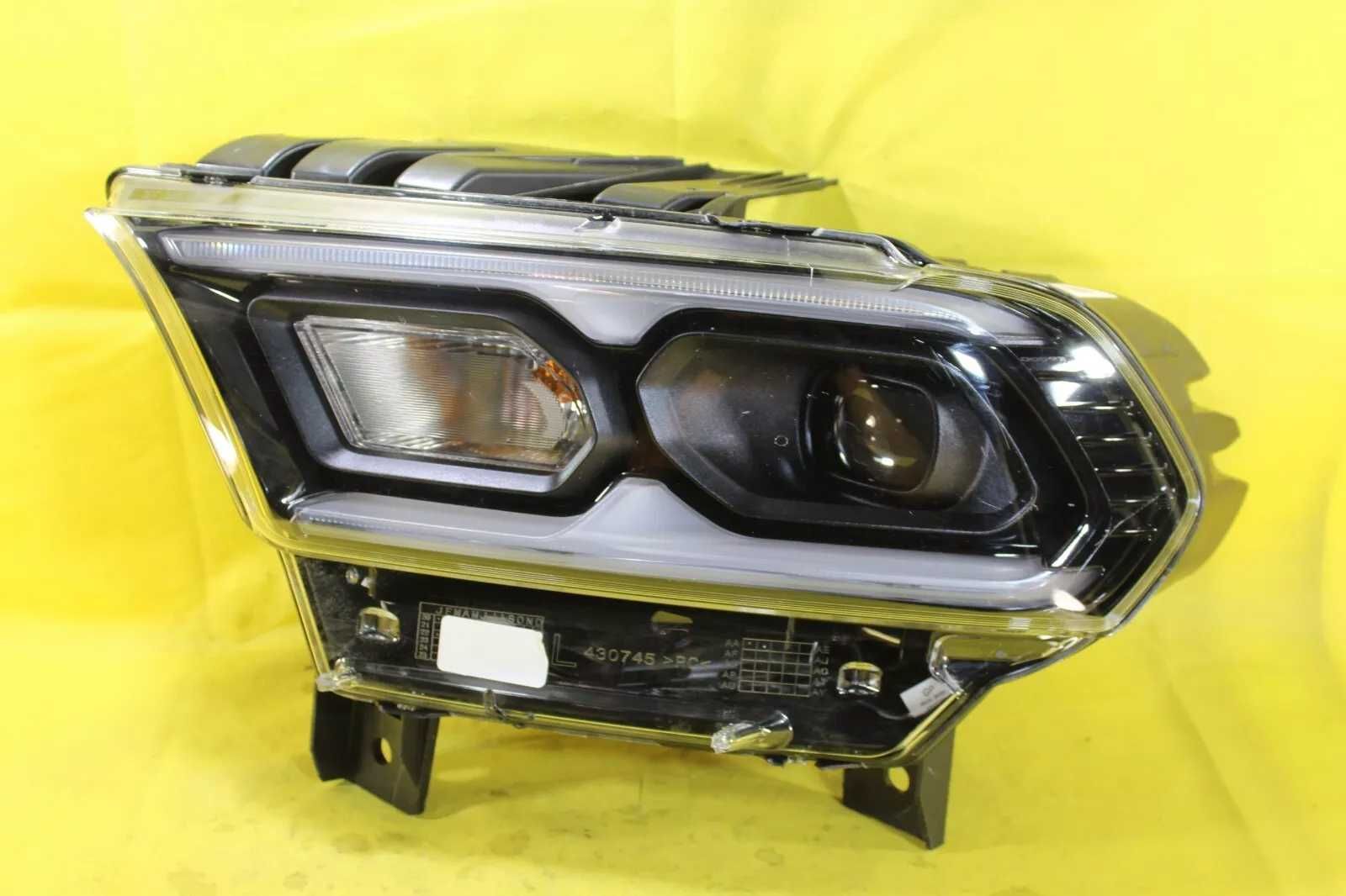 Левая правая фара  Dodge Durango 2021 2022 2023 2024 оригинал Led