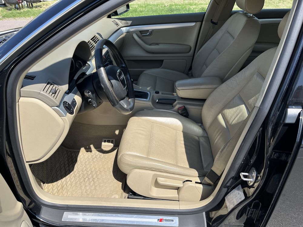 Audi A4 бензин 1.6 MPI