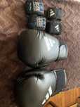 Luvas de box mais 2 pares de ligas