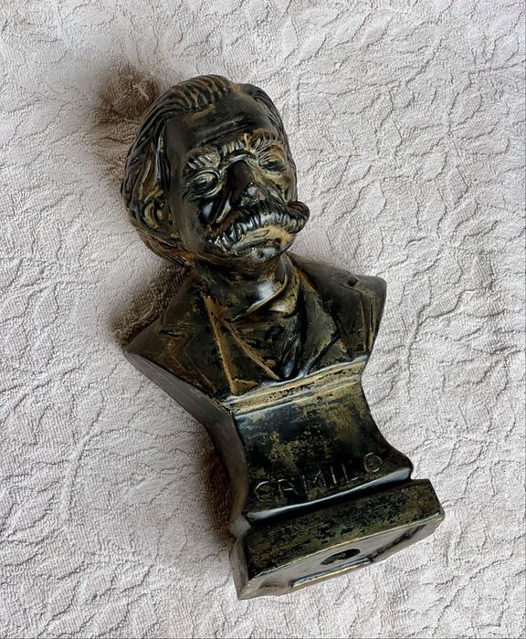 Escultura busto Camilo Castelo Branco