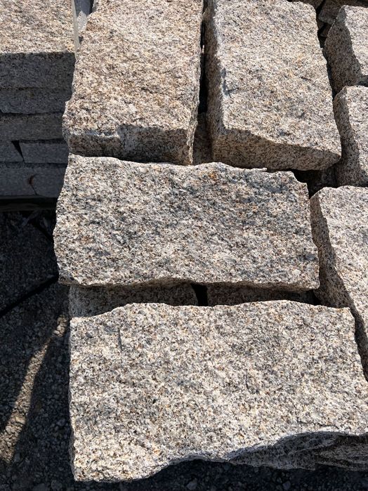 opornik granitowy łupany 10/20/40 kamień murowy granit szary producent