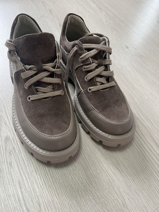 Шкіряне взуття та натуральний замш