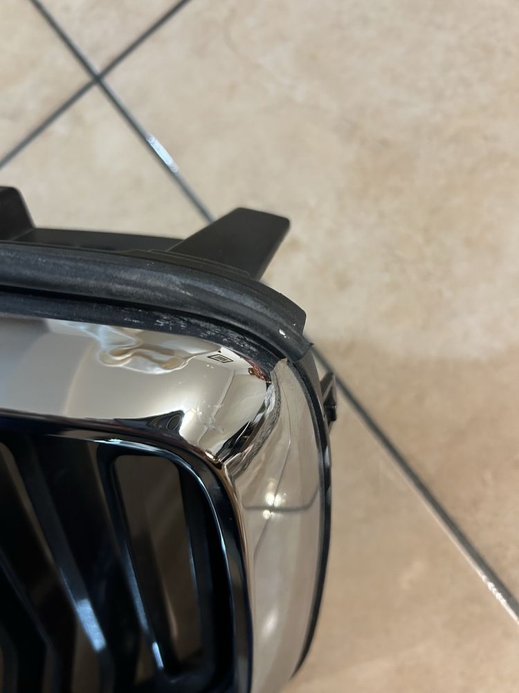 Решетка радиатора volvo xc40 2022 год