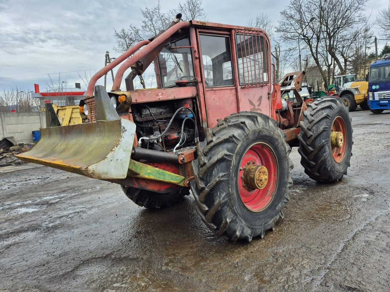LKT 80 Skider do lasu