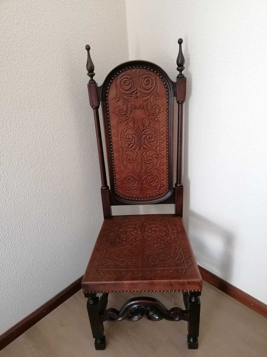 Cadeira antiga em Pele - 8un