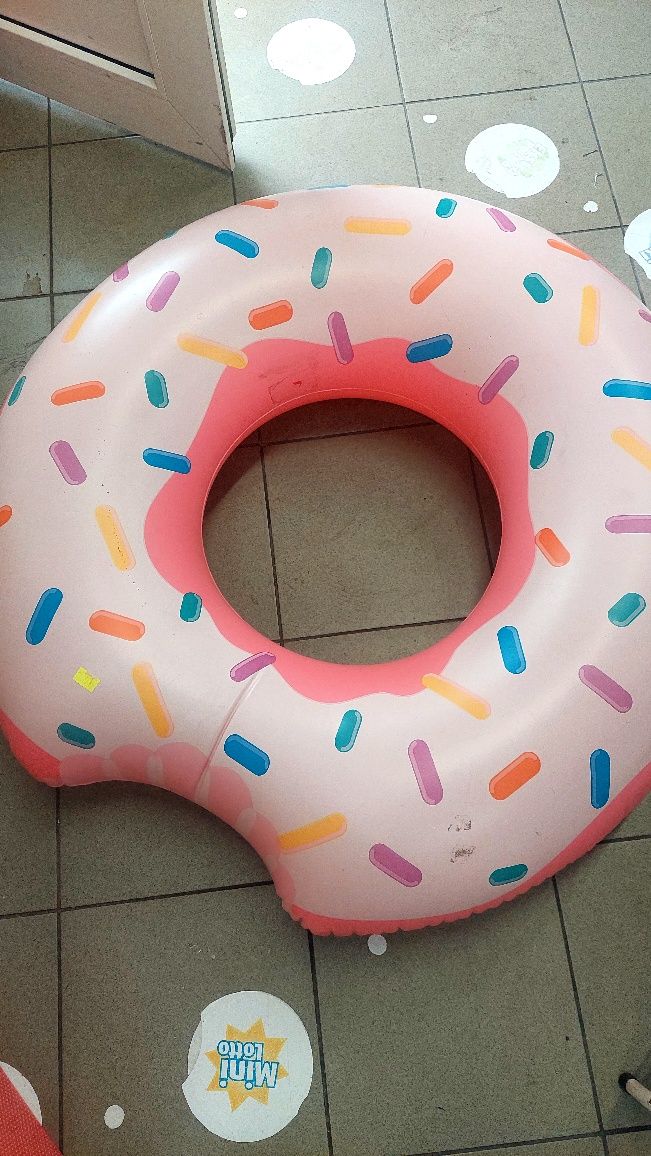 Wyprzedaż promocja kółko koło pączek donut uszkodzony - sprawny