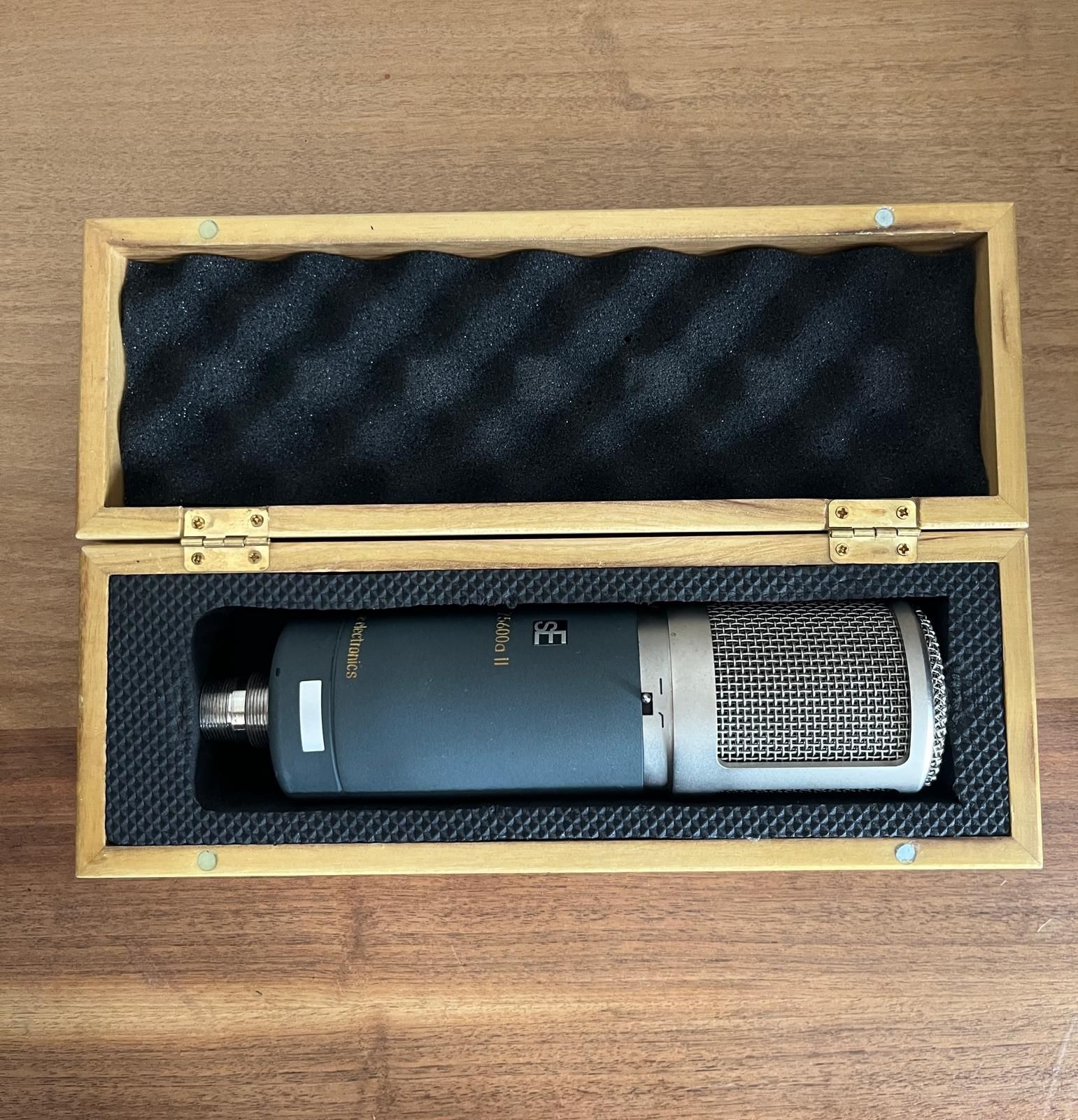 Mikrofon pojemnościowy Se Electronics z5600a Ii