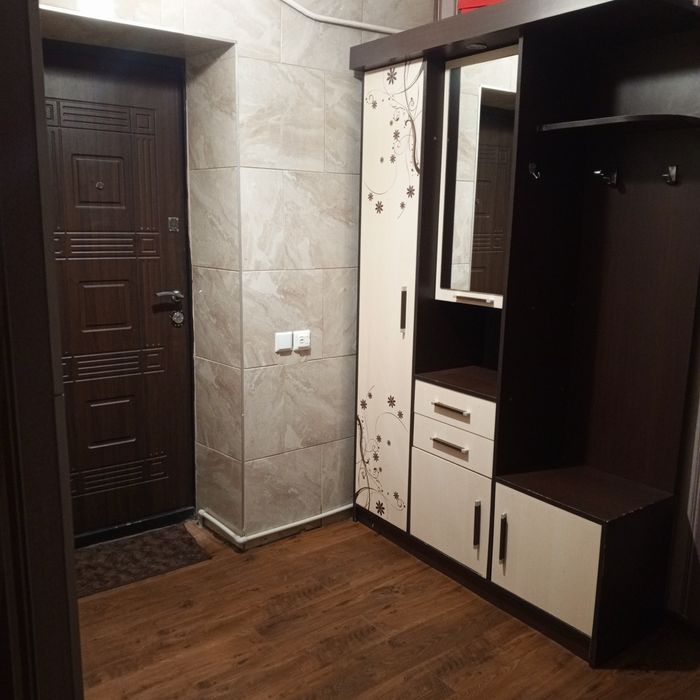 дівчат на підселення (біля автовокзалу)