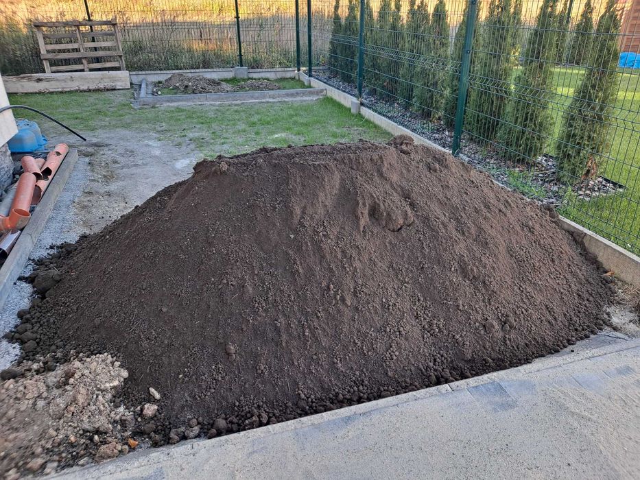 Ziemia ogrodowa siana pod trawnik warzywa do ogrodu, humus czarnoziem