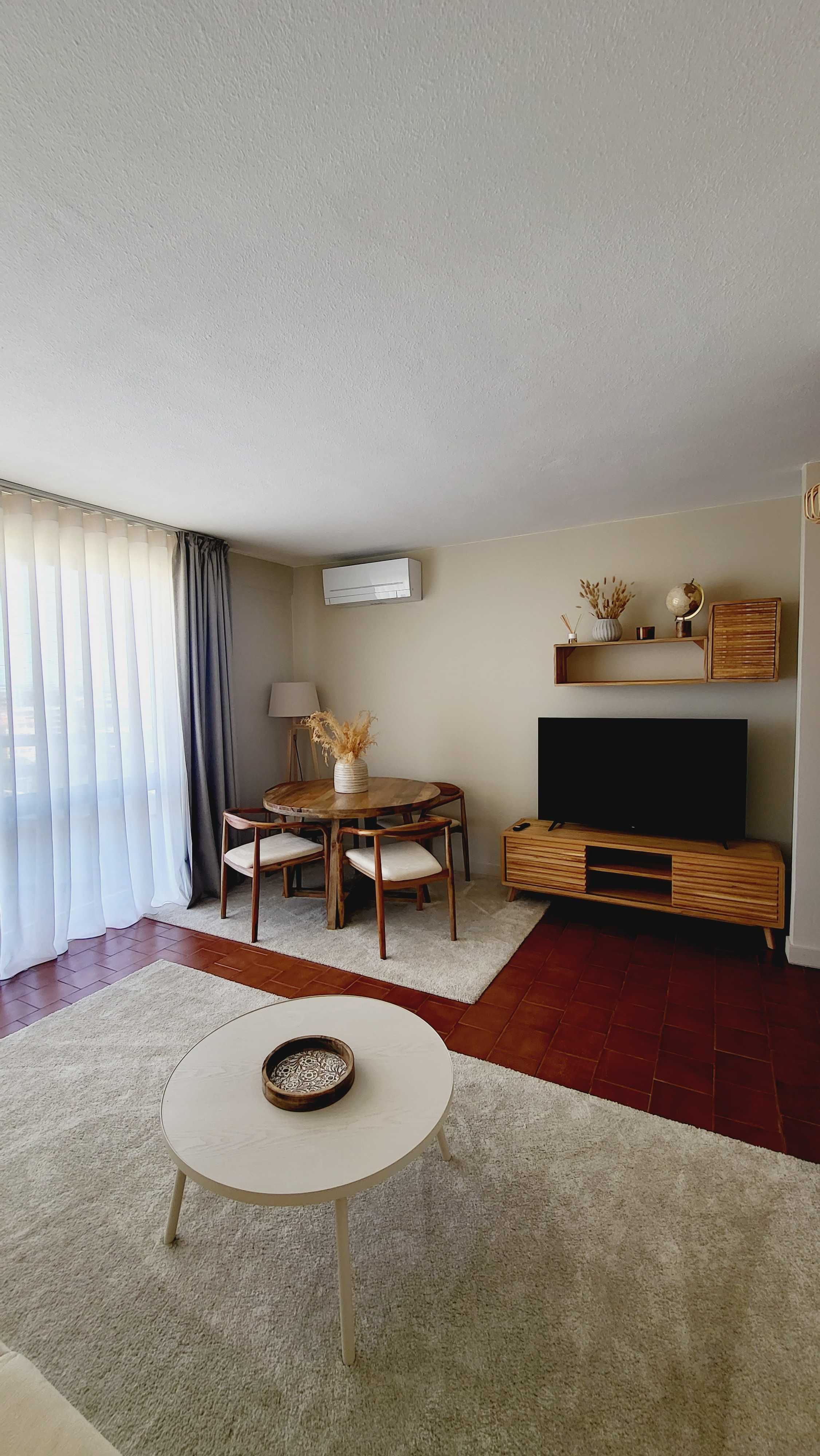 Apartamento T1 Renovado na Praia da Rocha – Portimão