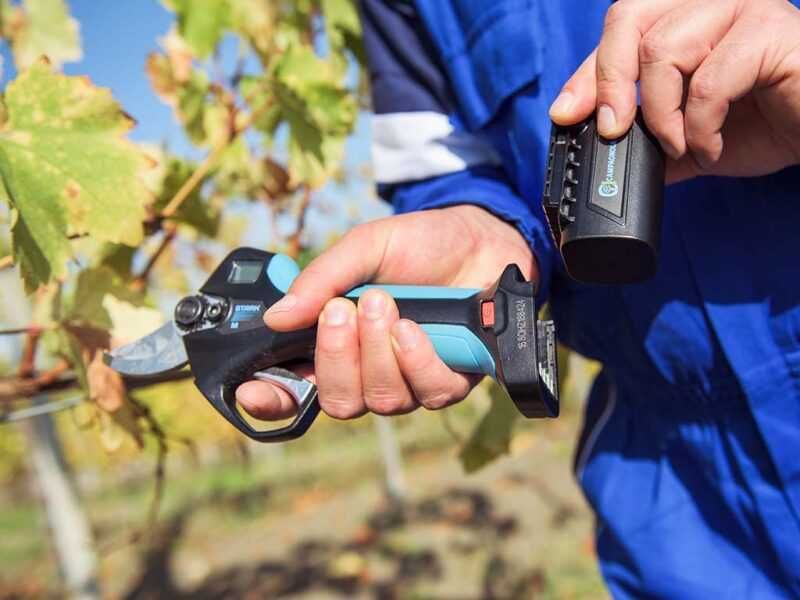 TESOURA DE PODA ELÉTRICA STARK M CAMPAGNOLA NOVA GARANTIA 24 MESES