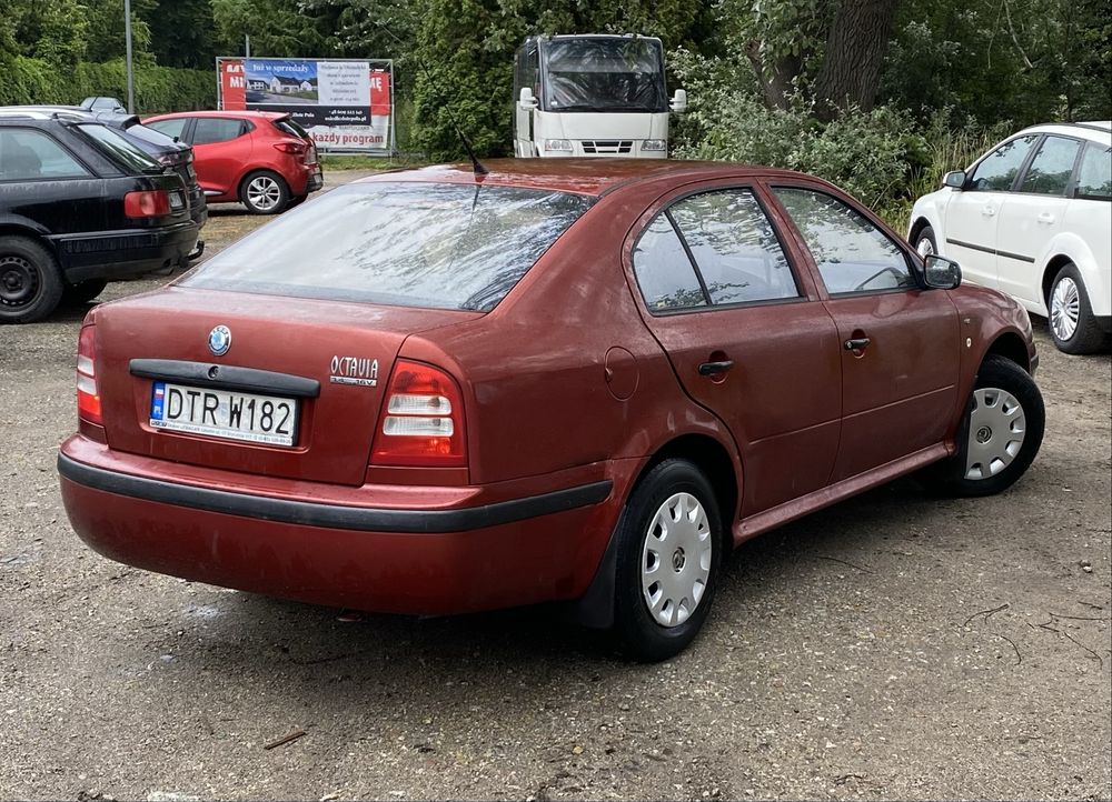 Skoda Octawia 2003 r 1.4 benzyna niski przebieg