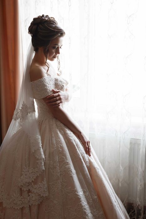 Вишукана весільна сукня / весільне плаття