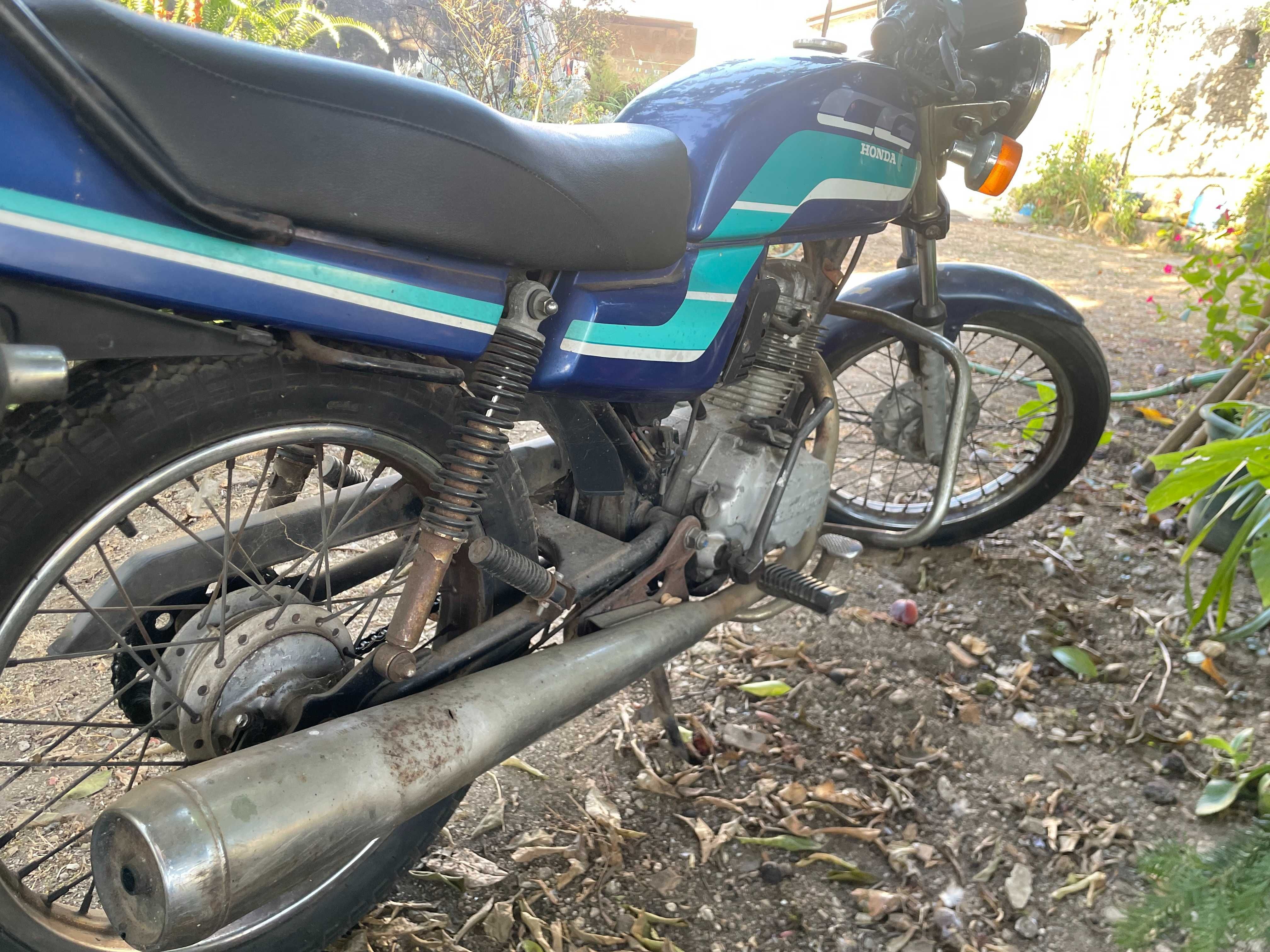 Mota Honda CG 125 cc - 1991 Clássica - 67.000 kms