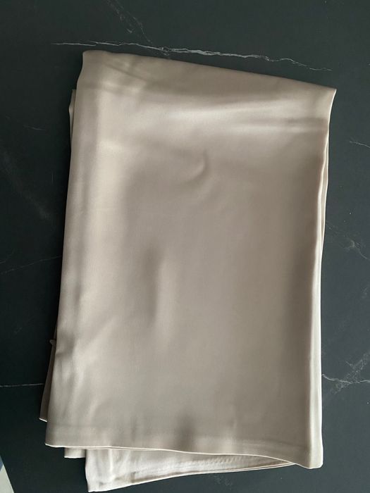 Dwie nowe poszewki na poduszki jedwabne