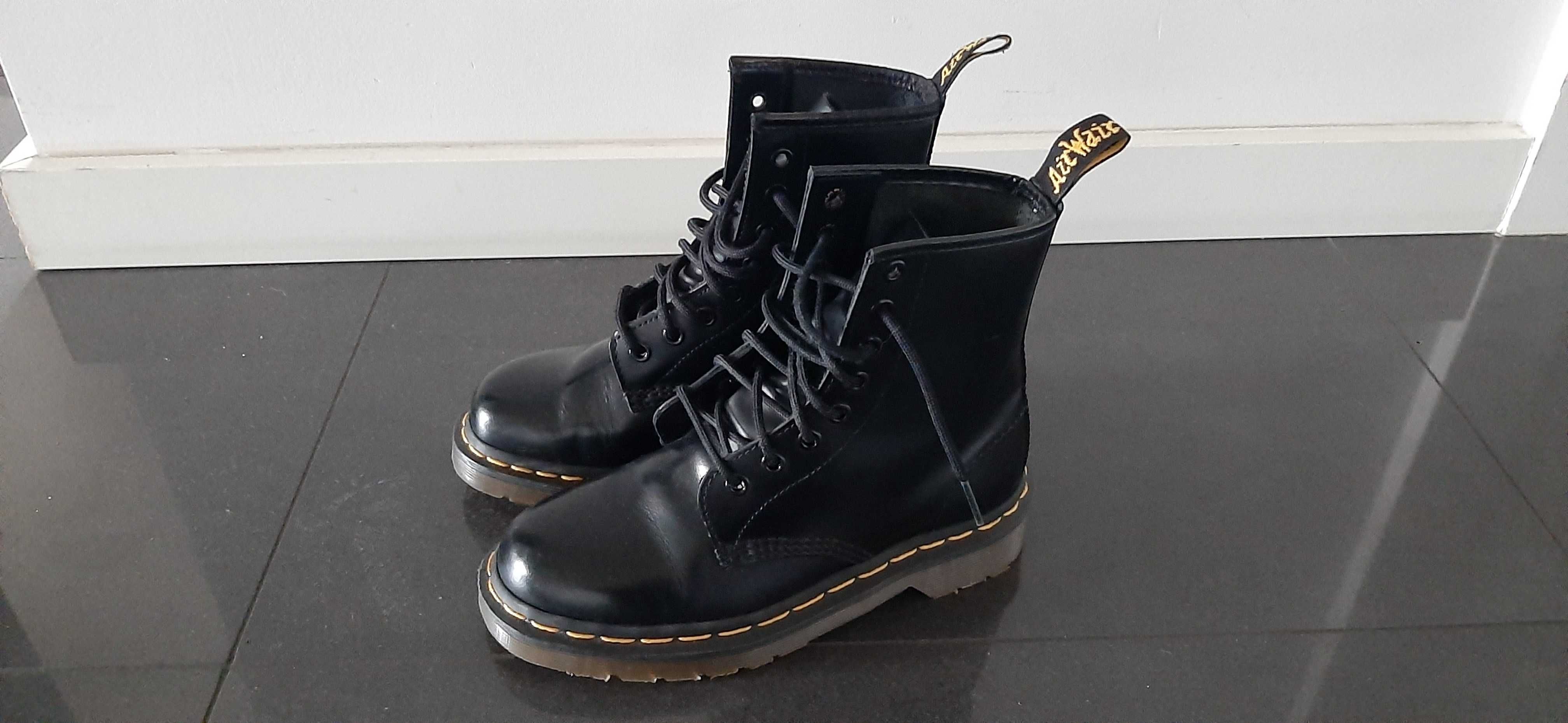 Buty dr Martens wysokie  R. 36, czarne skóra naturalna