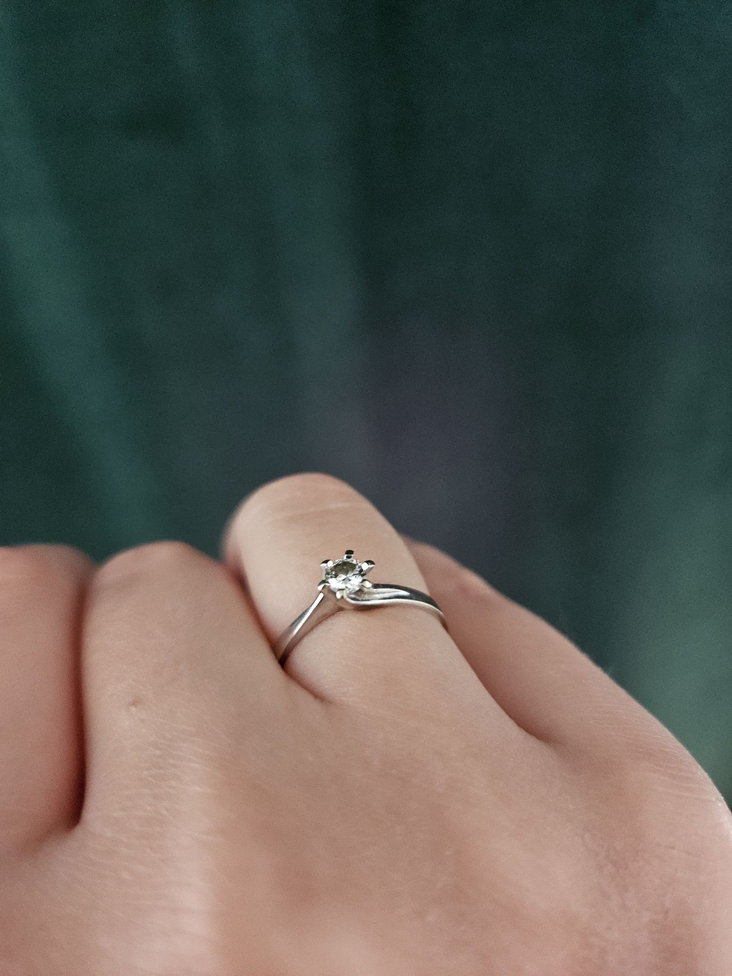 Pierścionek APART z brylantem 0,2ct zaręczynowy r. 14, 1,7cm próba 585