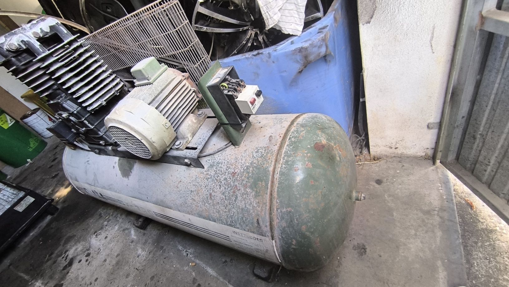 Compressor 300l trifásico