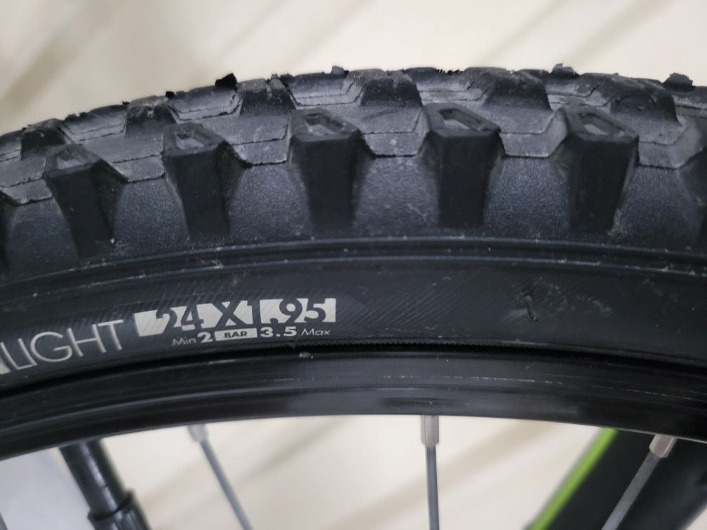 BTT Rockrider ST500, roda 24