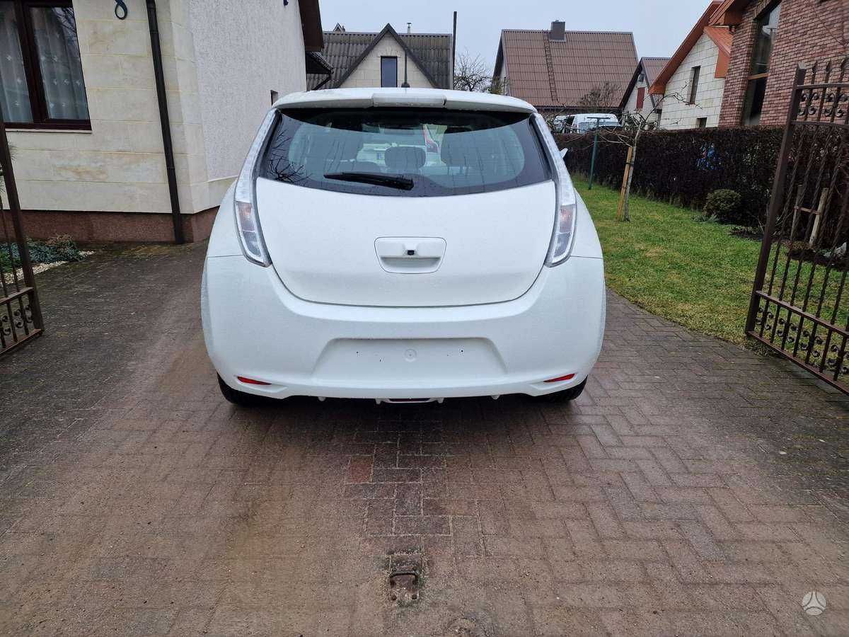 Двері Ніссан Ліф Nissan Leaf
