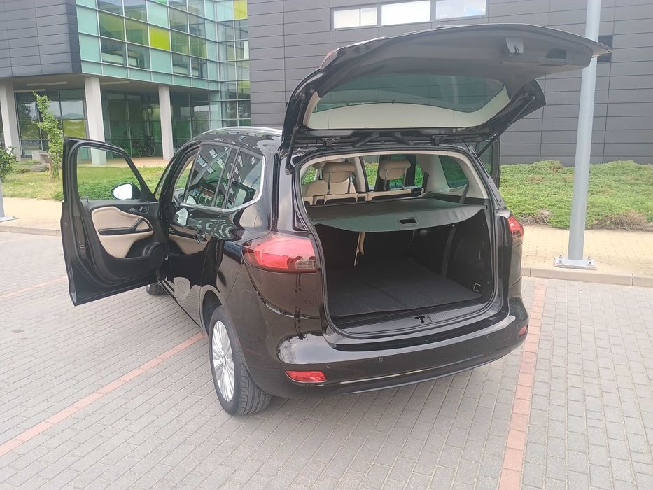 Opel Zafira lift 1.6t nowe LPG. 7 os,