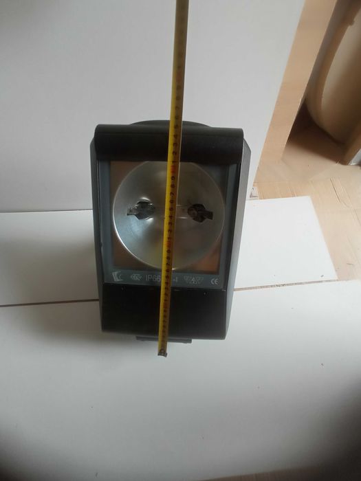 . Прожектор металогалогений Італія