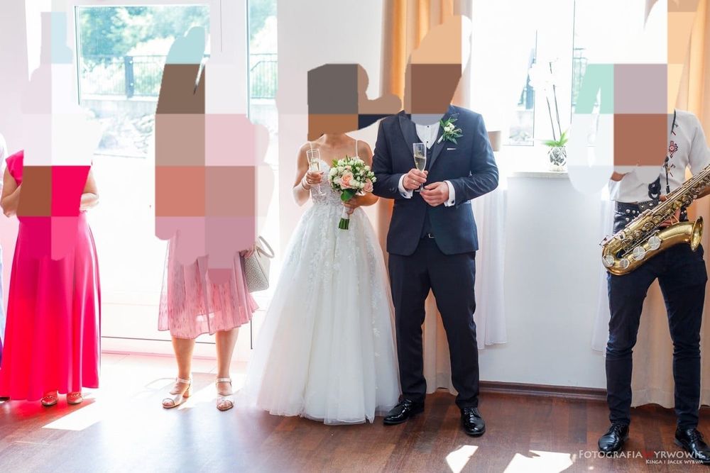 suknia ślubna z salonu Essense of Australia model 3720