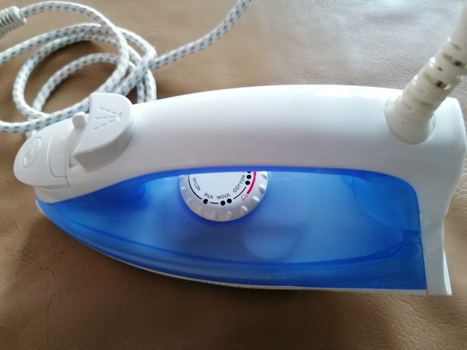 Żelazko elektryczne Ricco  1200 W