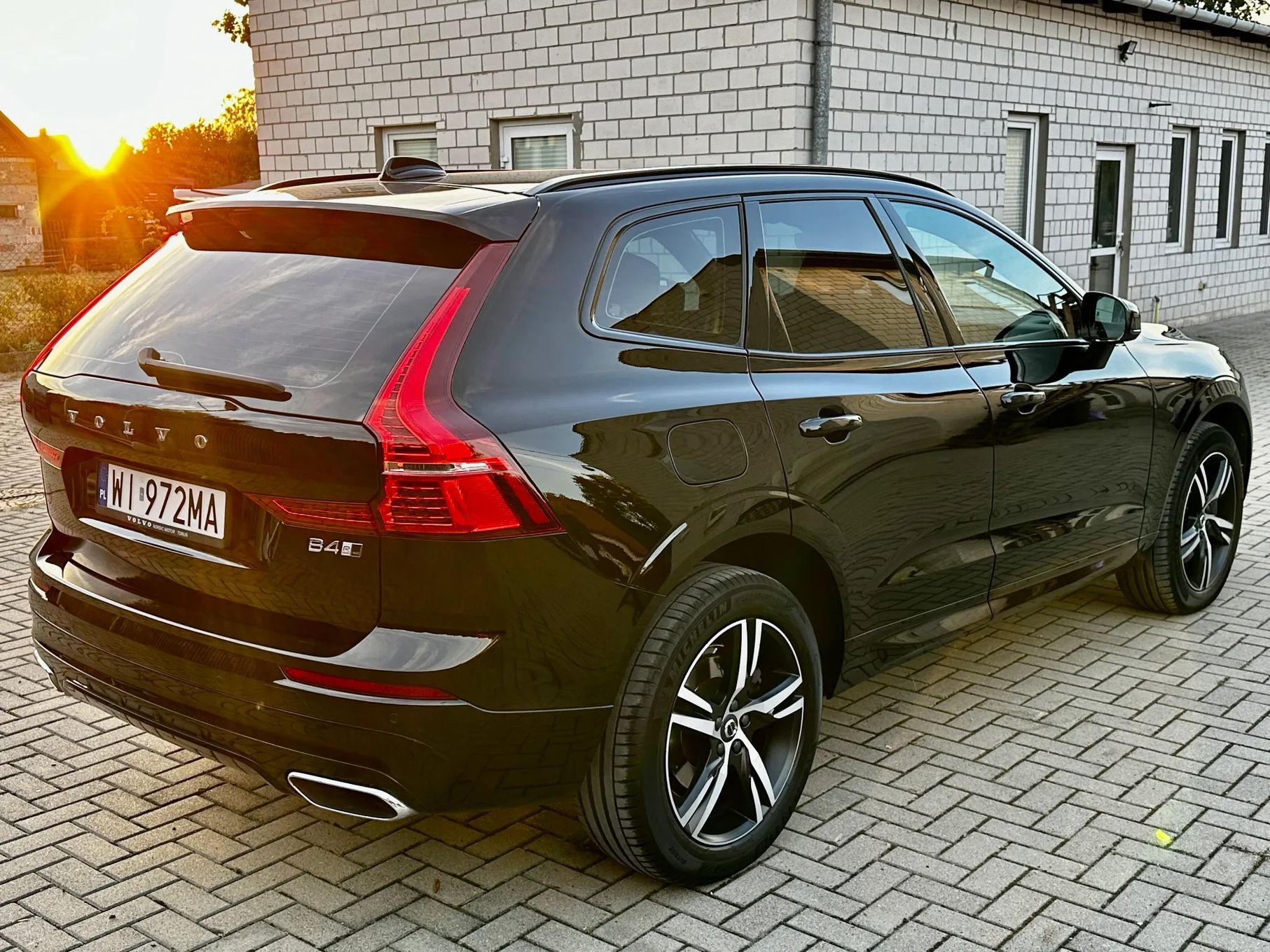 Volvo XC 60 Volvo XC60 R-Design B4 D AWD 23% Faktura